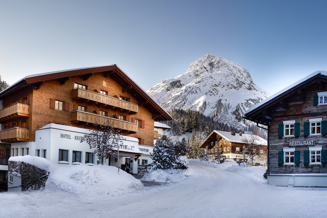 Golfhotel: Winterfassade - Hotel Gotthard