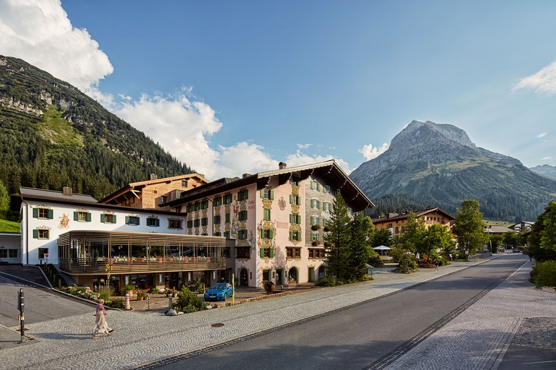 Golfhotel: Hotelaußenaufnahme - Hotel Post Lech