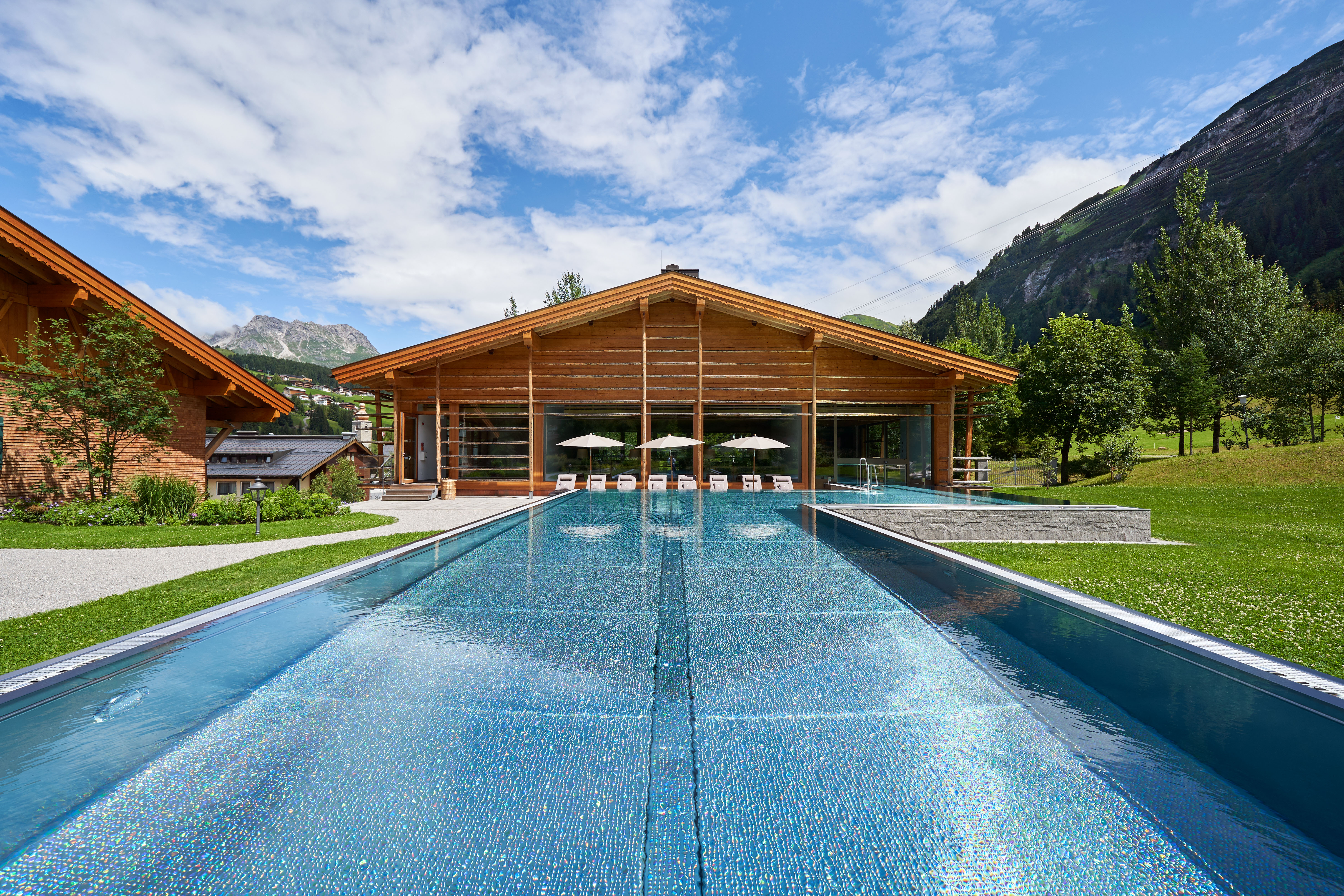Golfurlaub - Lochau - Outdoor Pool - Hotel Post Lech
