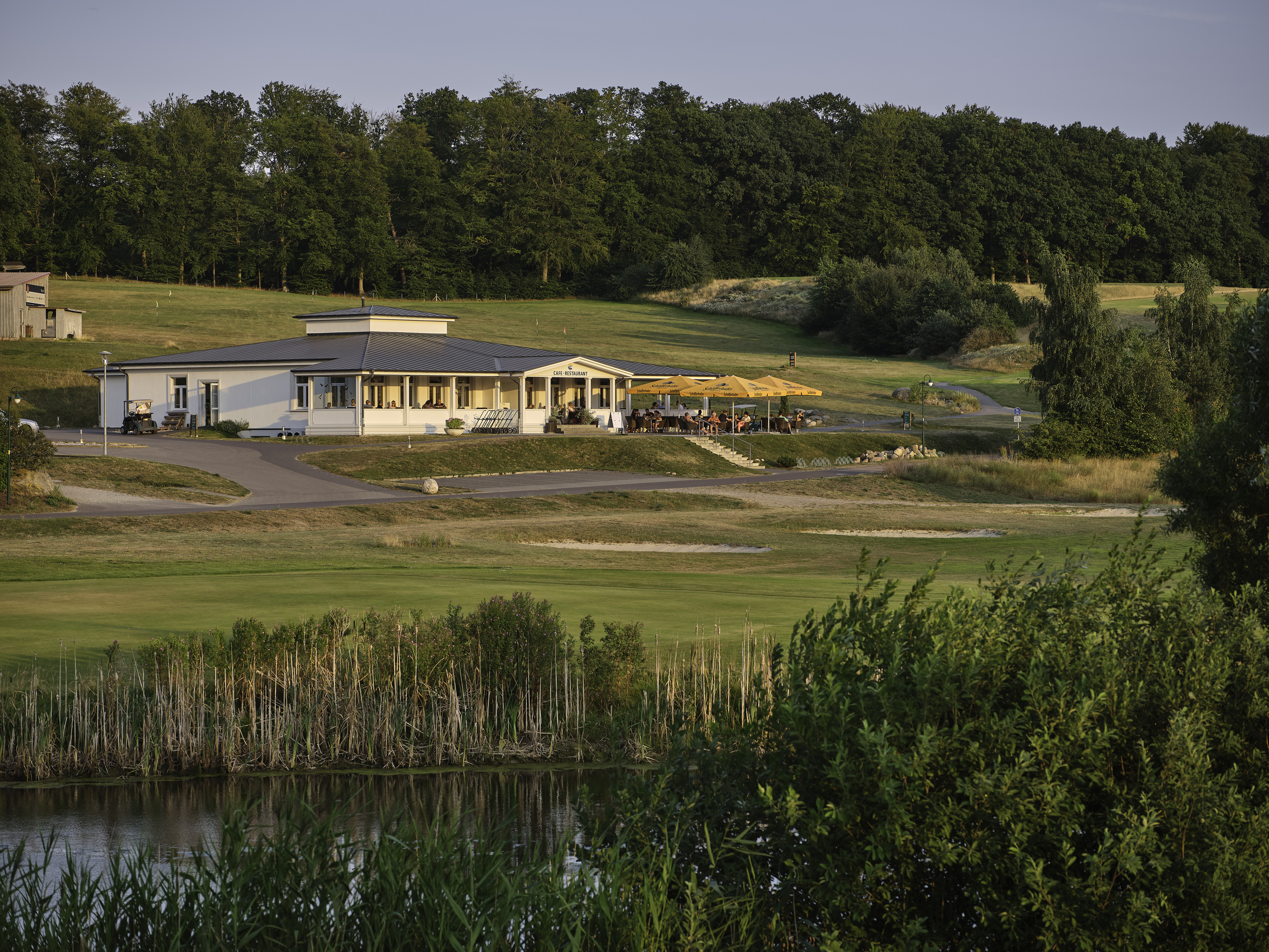 Dorint Resort Baltic Hills Usedom Golfeinrichtungen im Detail Clubhaus