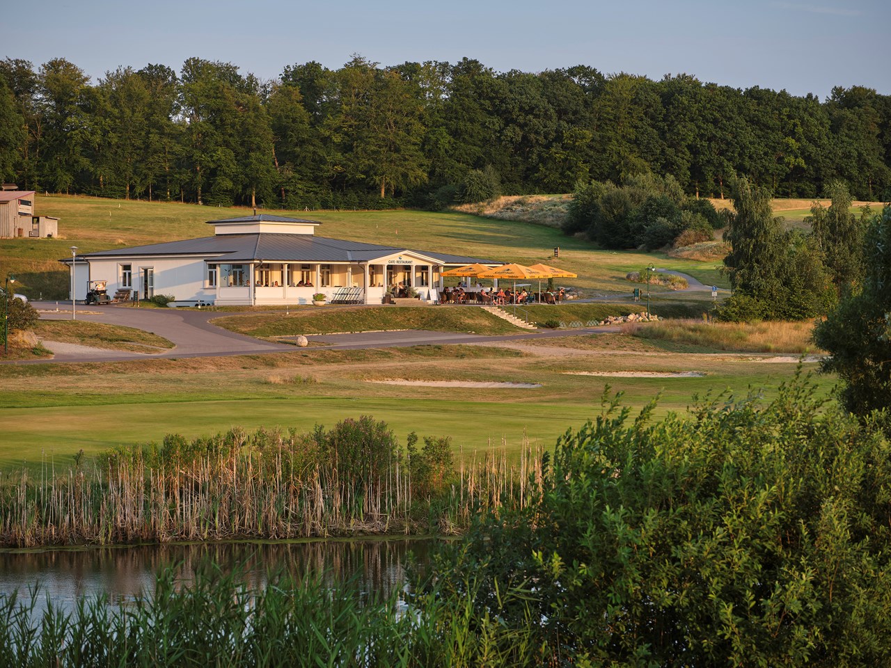 Dorint Resort Baltic Hills Usedom Golfeinrichtungen im Detail Clubhaus