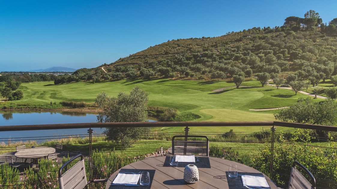 Golfhotel: Restaurant & Bar Terrace (Club House) - Argentario Golf Resort & Spa