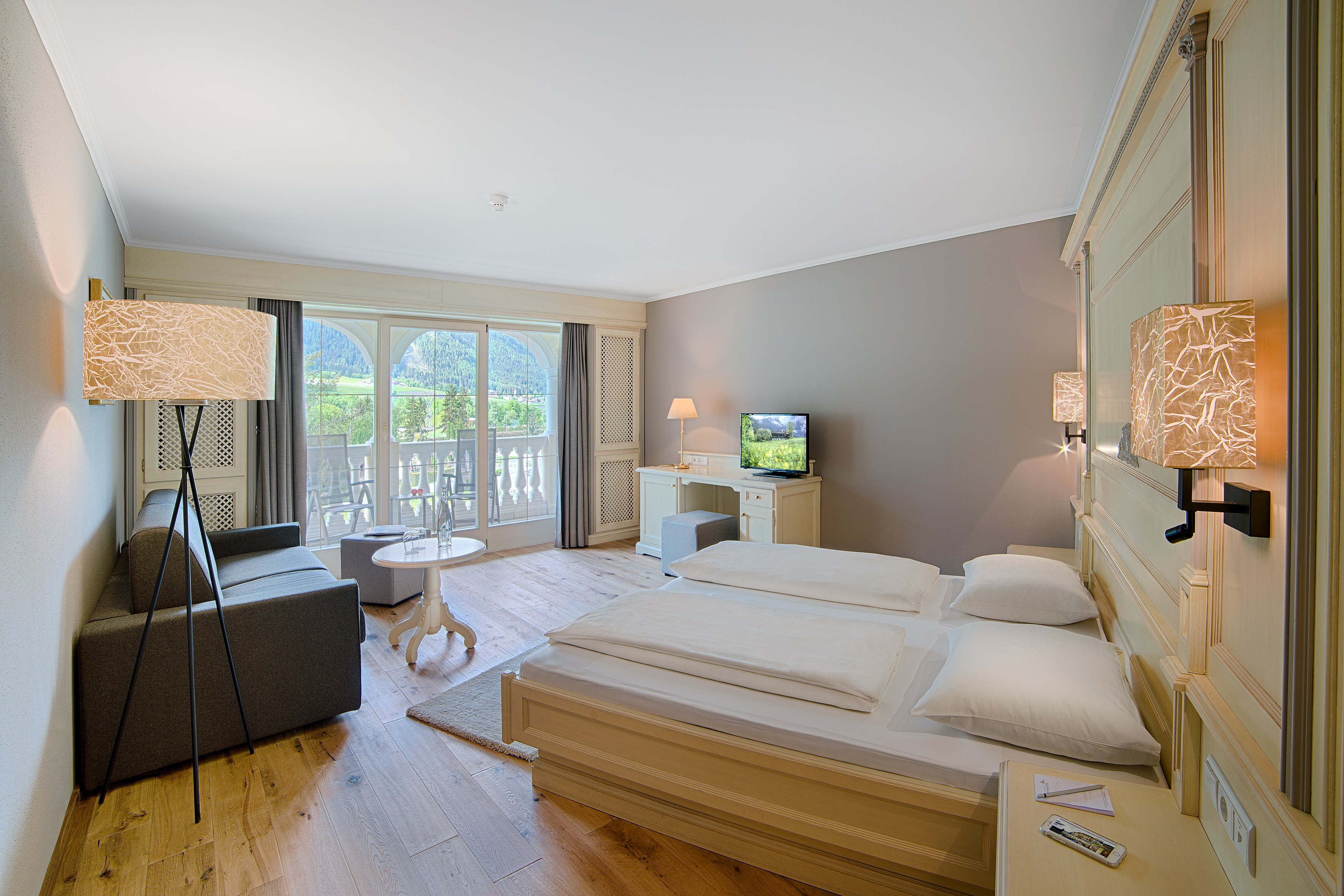 Majestic – Unique Spa Resort Zimmerkategorien  DZ NESTL  - 40m² ,  Helle sonnendurchflutete Zimmer mit Wohlfühlambiente 