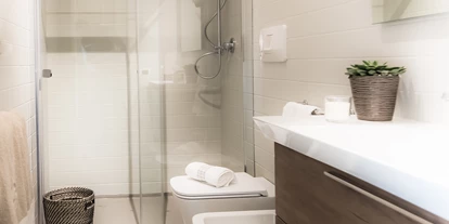 Golfurlaub - Fahrstuhl - BADEZIMMER - Golf Hotel Castelconturbia