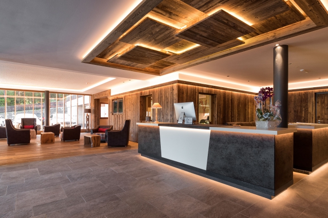 Golfhotel: Rezeption - Dolomites Nature Hotel Vigilerhof