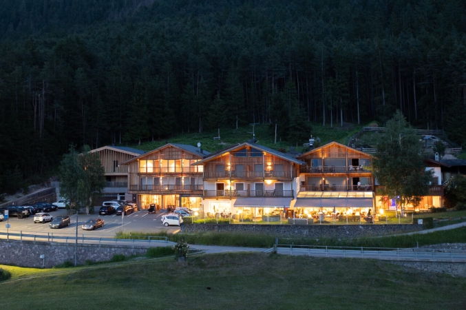 Golfhotel: Außenansicht - Dolomites Nature Hotel Vigilerhof