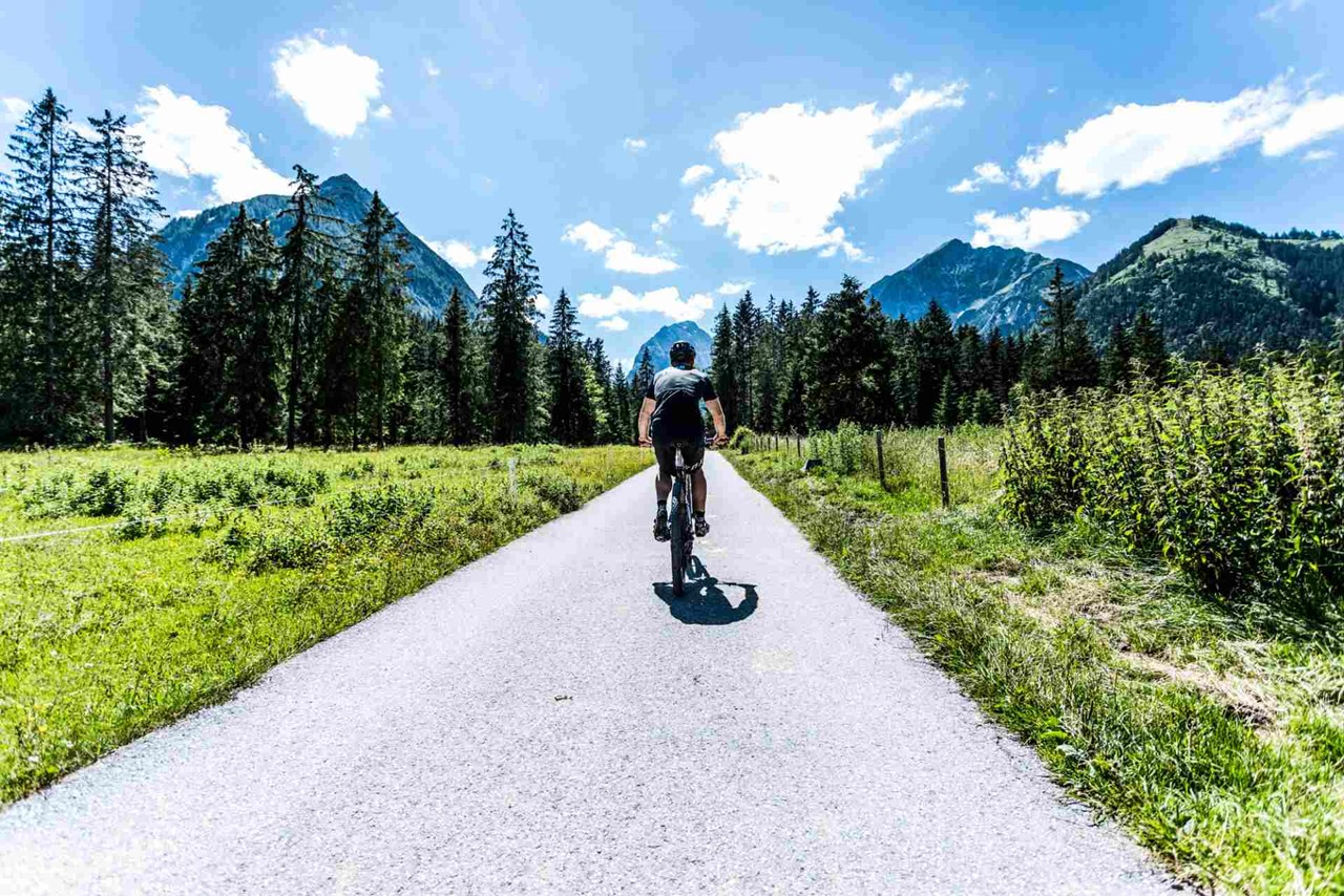 Alpenhotel Tyrol - 4* Adults Only Hotel am Achensee Ausflugsziele Idyllische Spaziergänge in die Karwendeltäler