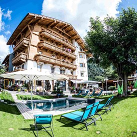 Golfhotel: Vom Alpenhotel Tyrol (AHT) aus, kann man direkt auf den Golfplatz nebenan. - Alpenhotel Tyrol - 4* Adults Only Hotel am Achensee
