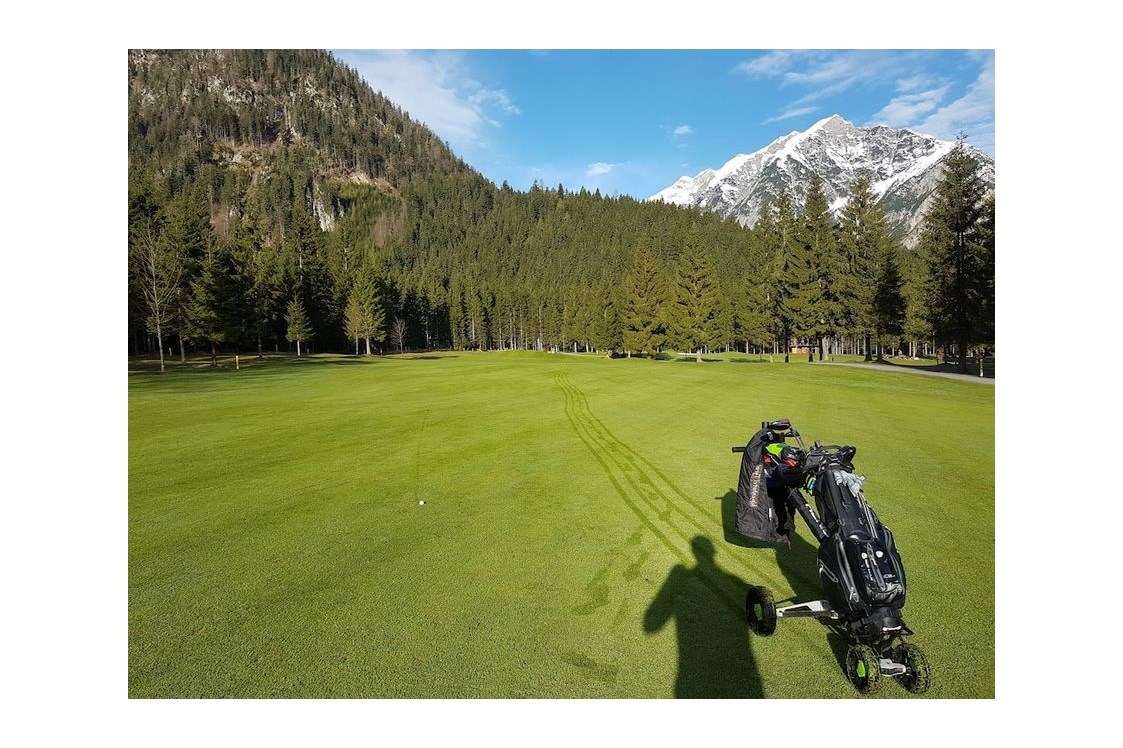 Golfhotel: Golfen direkt vor der Haustüre des Alpenhotel Tyrol - Alpenhotel Tyrol - 4* Adults Only Hotel am Achensee